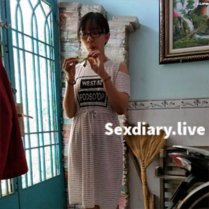Thằng em số hưởng được bà chị lên thăm trọ xong cho địt luôn Sexdiary