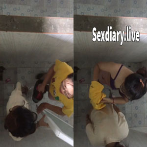 Quay Lén 2 Em Nữ Sinh Non Tơ Thay Đồ Trong Phòng Vệ Sinh Ký Túc Xá Sexdiary